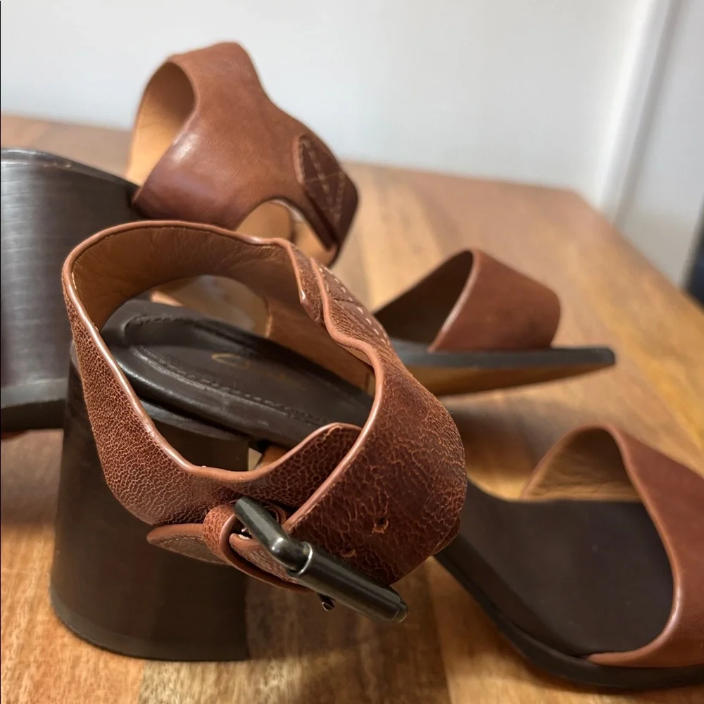 Clarks Brown Leather Block-Heeled Sandals Size 9.5